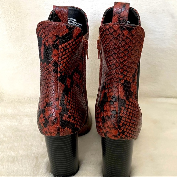 EXPRESS Snake Print Booties - Picture 5 of 12